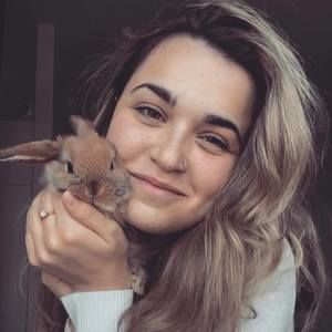 Meet your Posher, Béatrice